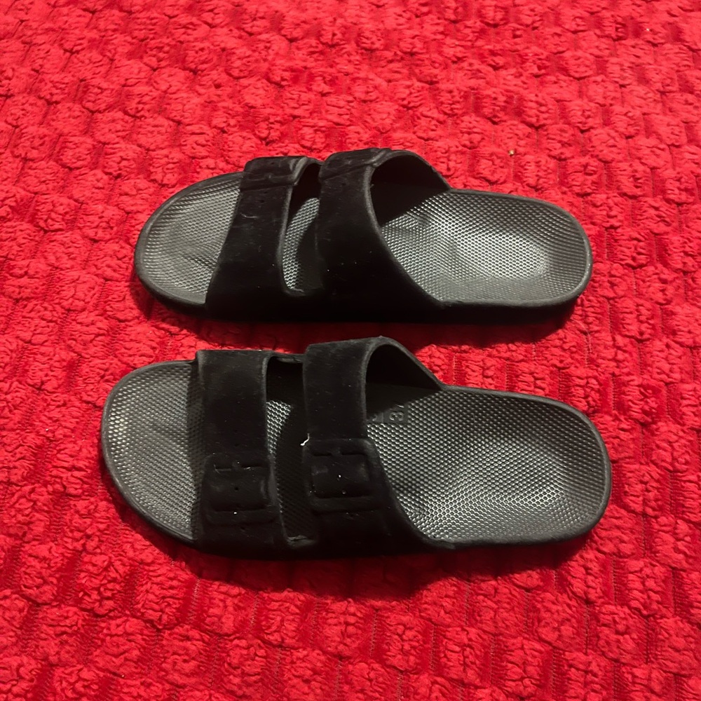 Freedom Moses Black Slide Sandals Size 36/37